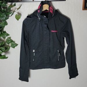 BENCH Embroidered Spell Out Hood Windbreaker S